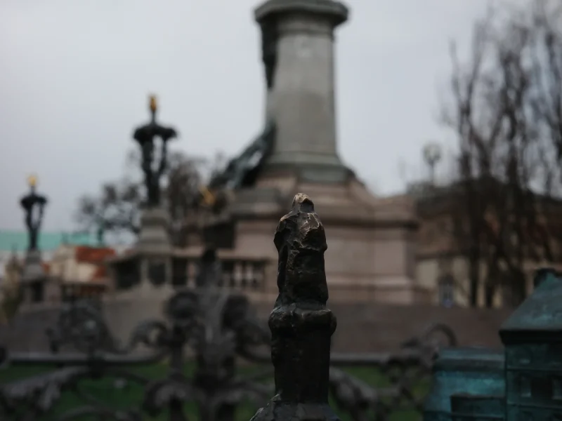Warsaw, April 25